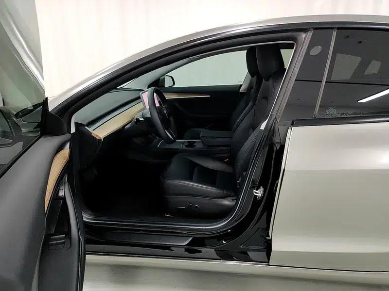 Model 3 2022 Rear-Wheel Drive — миниатюра 17