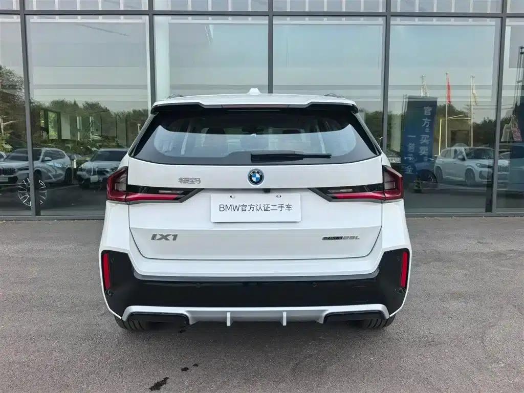 BMW iX1 2025 eDrive25L M Sport Package — миниатюра 4