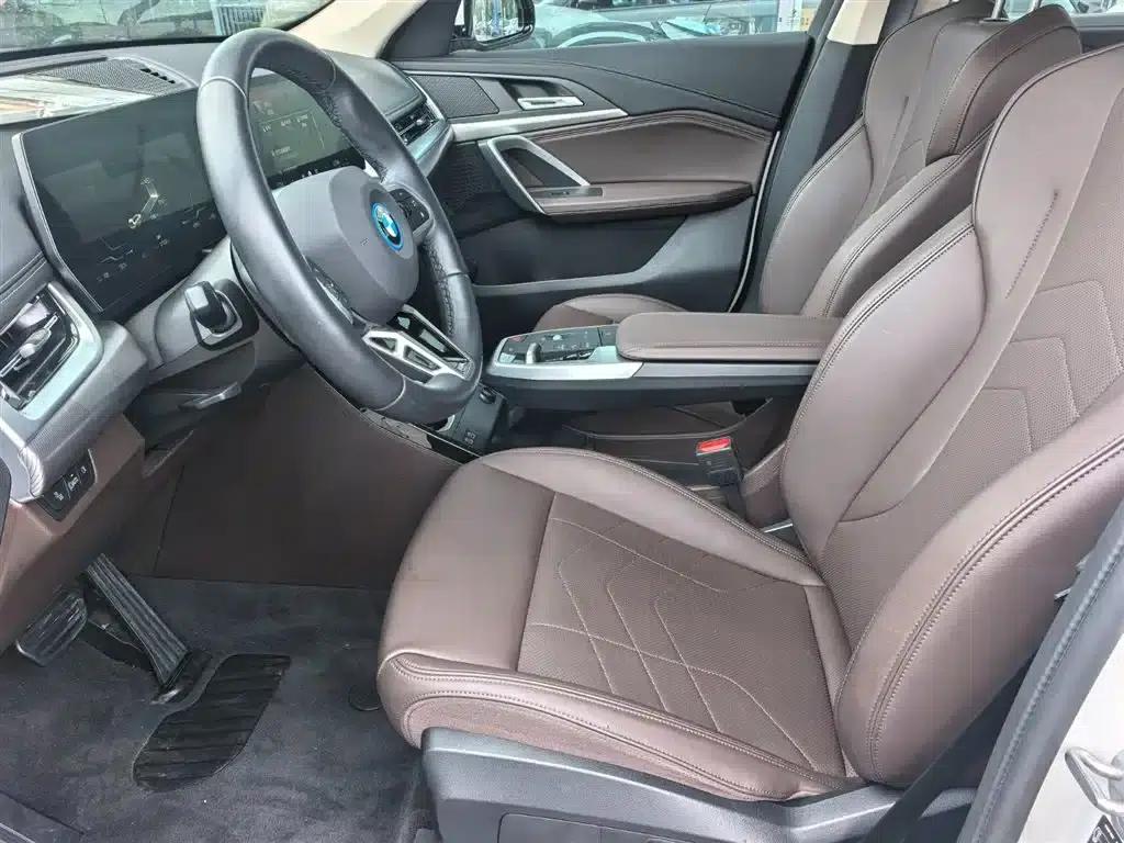 BMW iX1 2025 eDrive25L M Sport Package — миниатюра 6