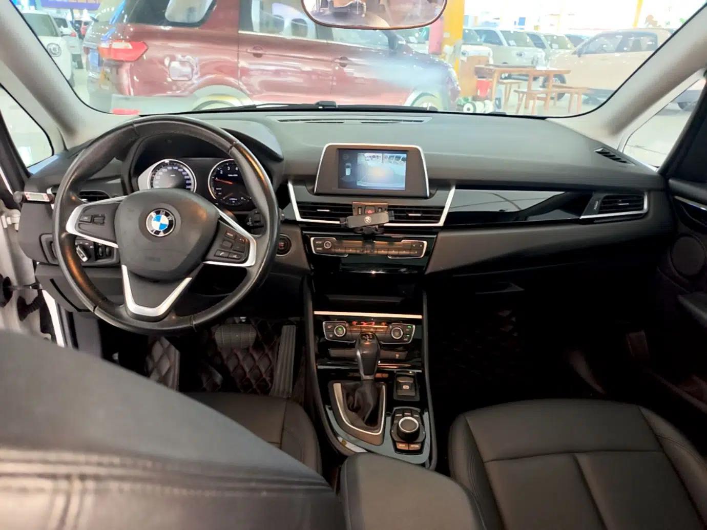 BMW 2 Series Active Tourer 2018 218i Leading Model — миниатюра 12