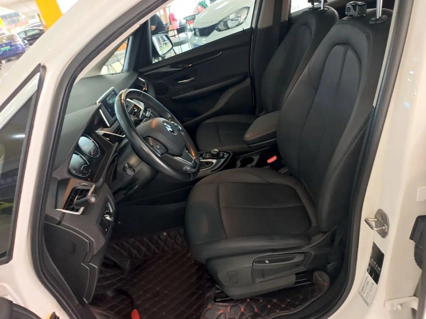 BMW 2 Series Active Tourer 2018 218i Leading Model — миниатюра 17