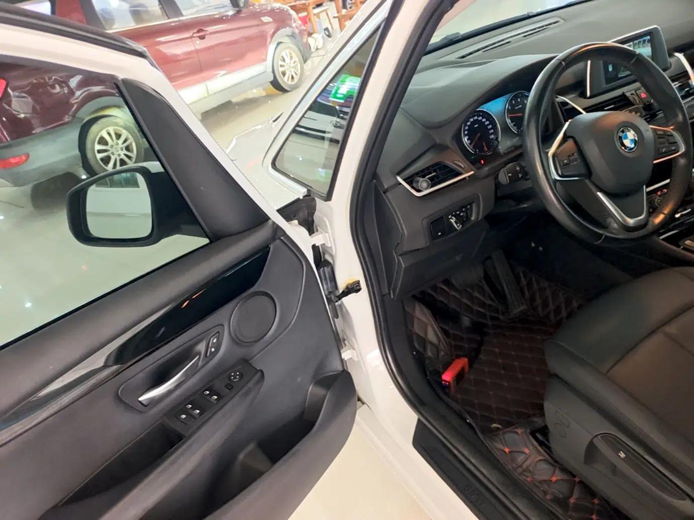 BMW 2 Series Active Tourer 2018 218i Leading Model — миниатюра 18