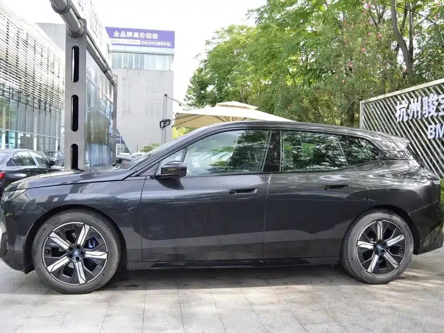 BMW iX 2022 xDrive40 — миниатюра 3