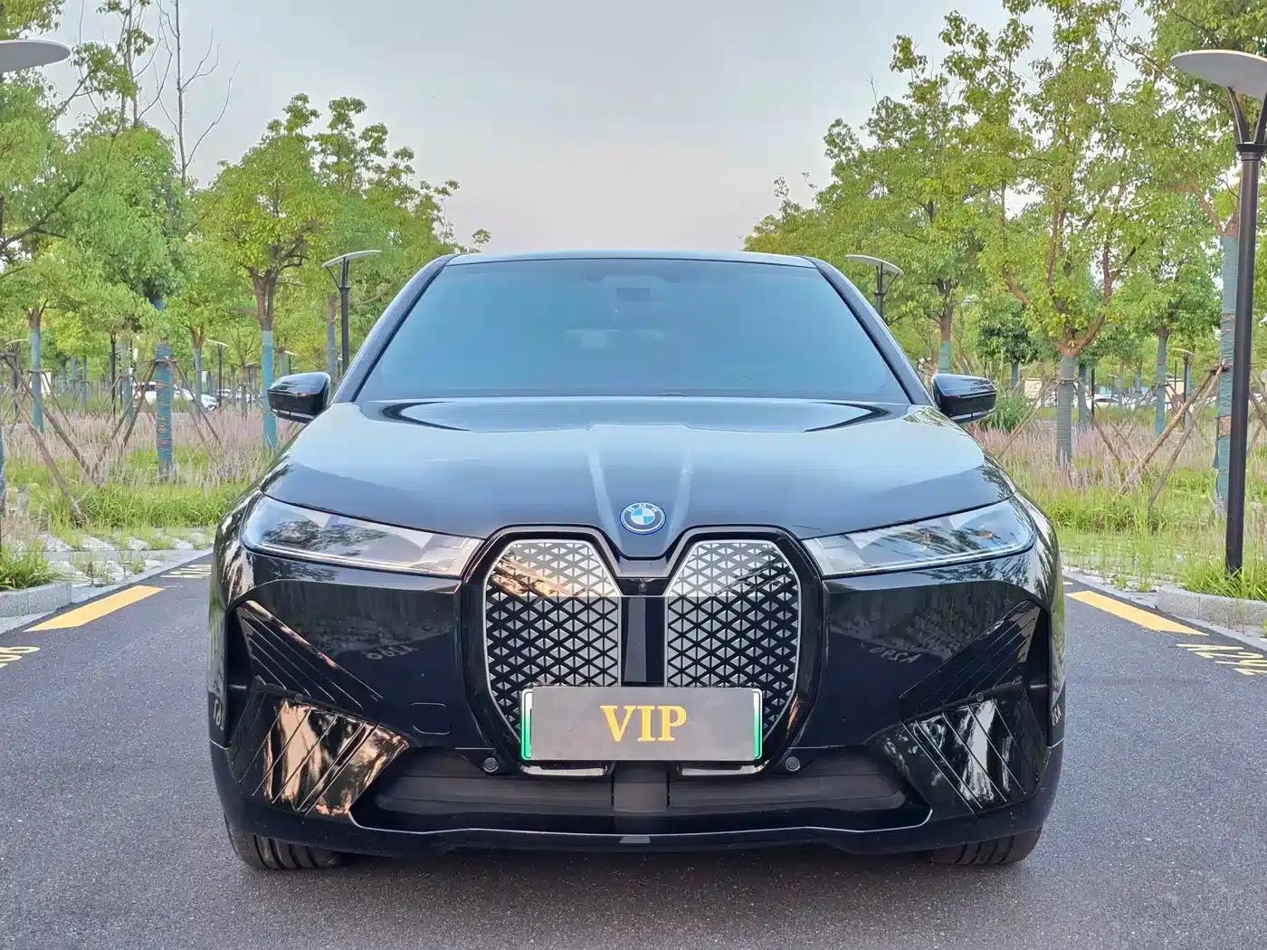 BMW iX 2023 xDrive40 — миниатюра 2
