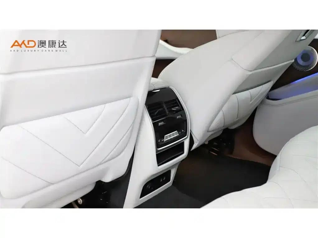 BMW XM 2023 50e — миниатюра 9