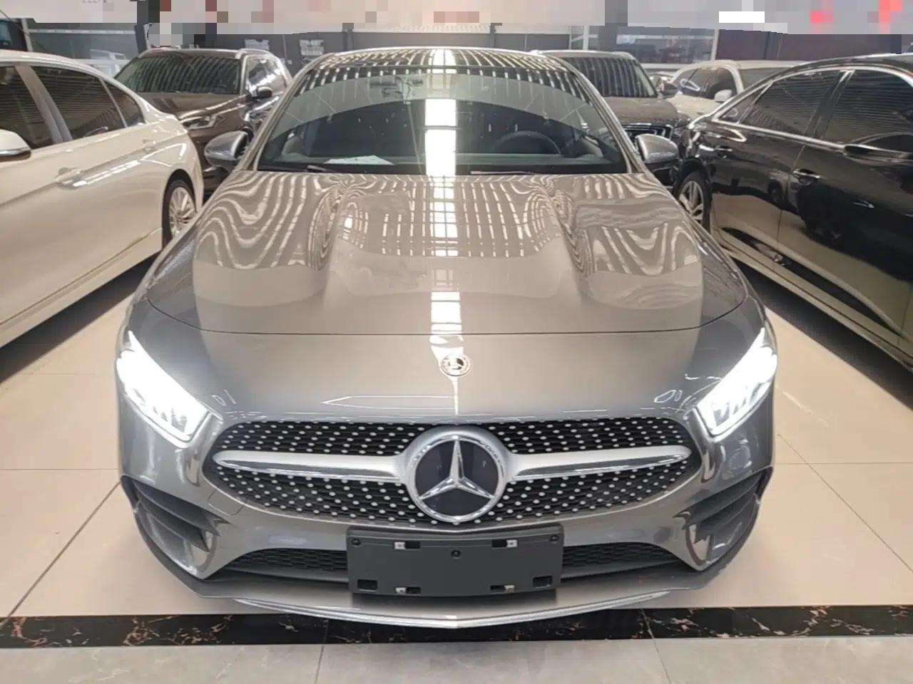 Mercedes-Benz A-Class 2022 Revised Version A 200 L Sport Sedan Fashionable Style — миниатюра 2