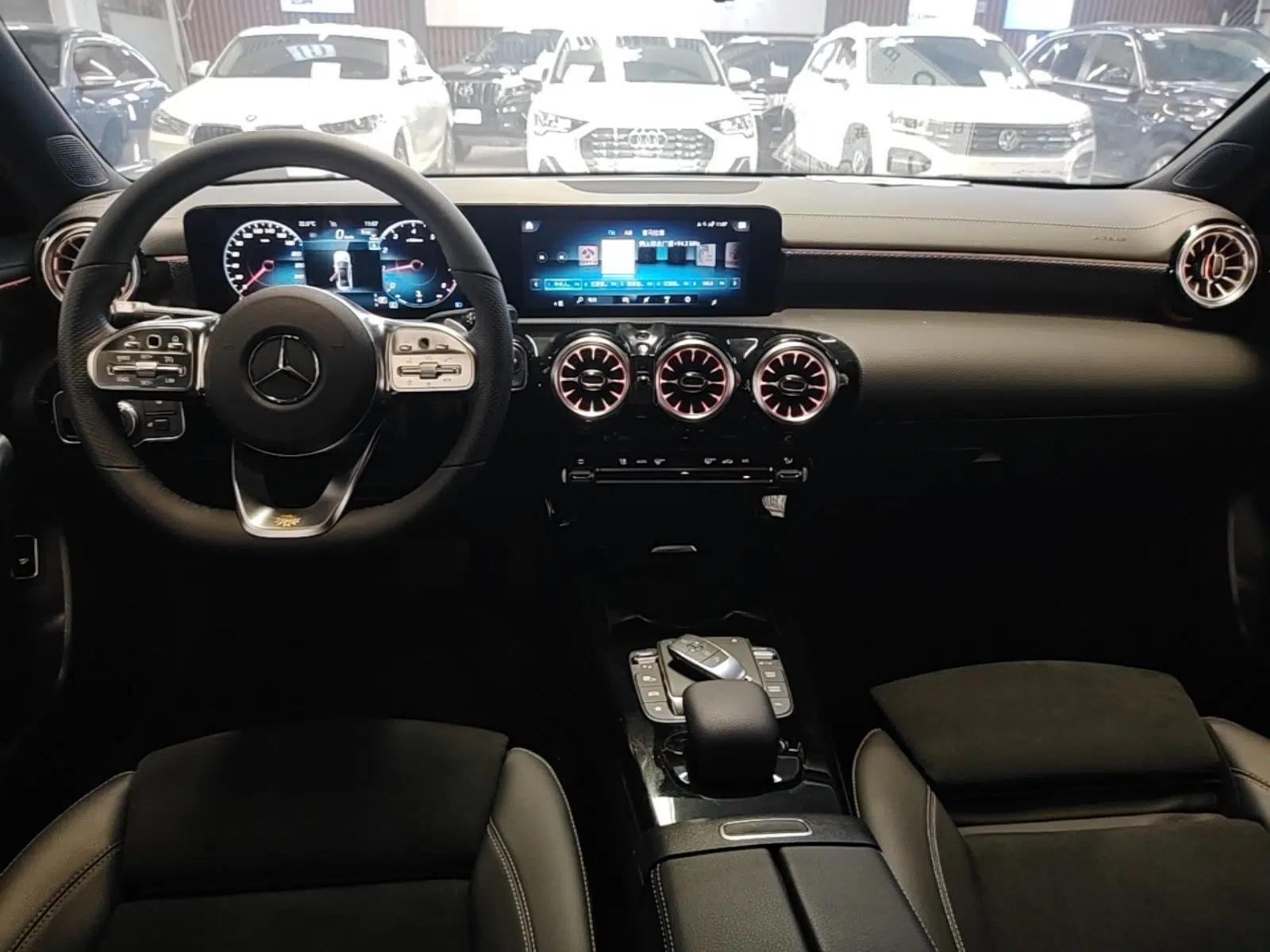 Mercedes-Benz A-Class 2022 Revised Version A 200 L Sport Sedan Fashionable Style — миниатюра 12