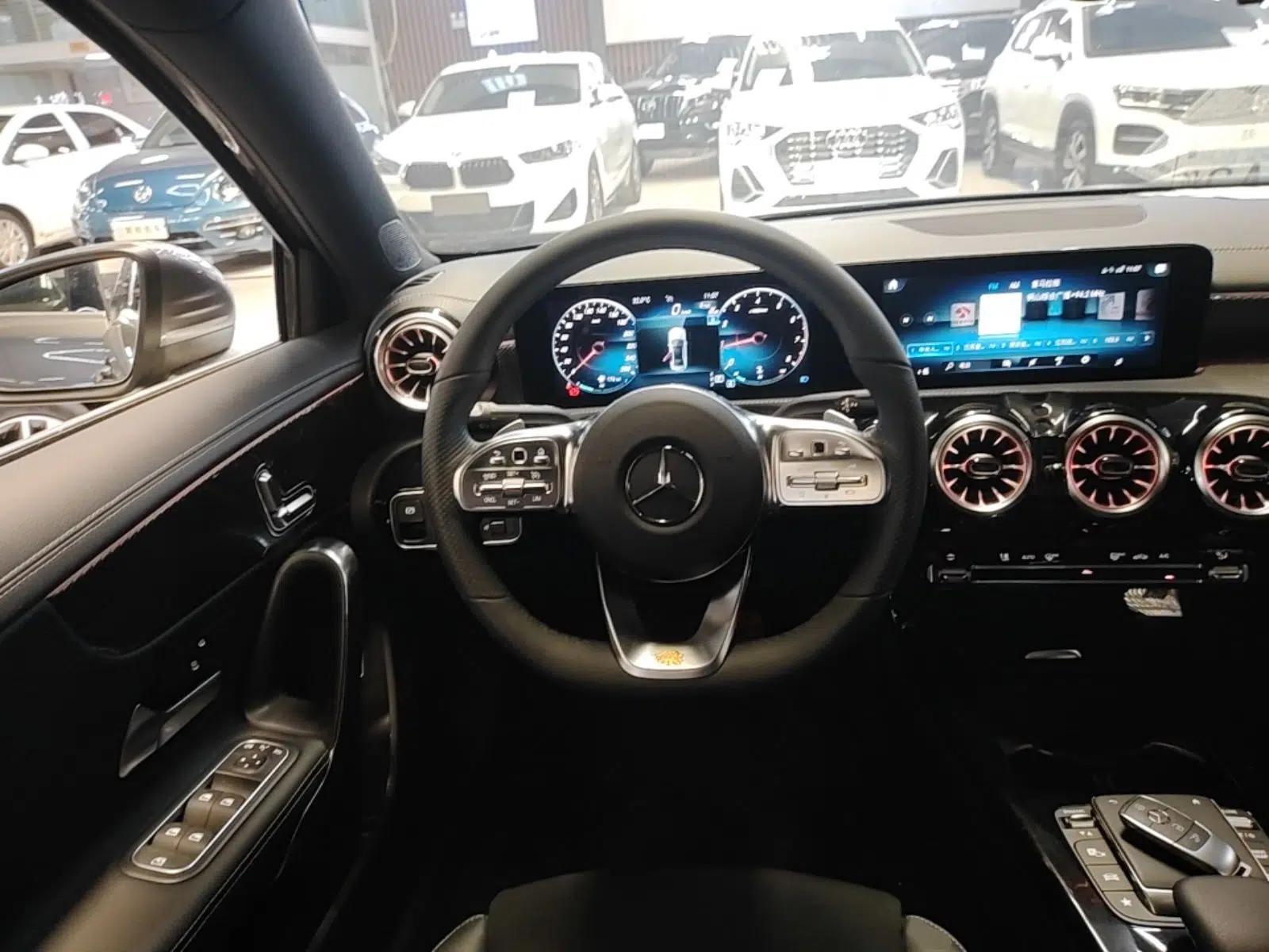 Mercedes-Benz A-Class 2022 Revised Version A 200 L Sport Sedan Fashionable Style — миниатюра 13