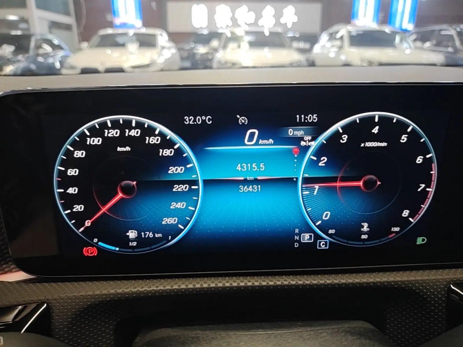 Mercedes-Benz A-Class 2022 Revised Version A 200 L Sport Sedan Fashionable Style — миниатюра 14