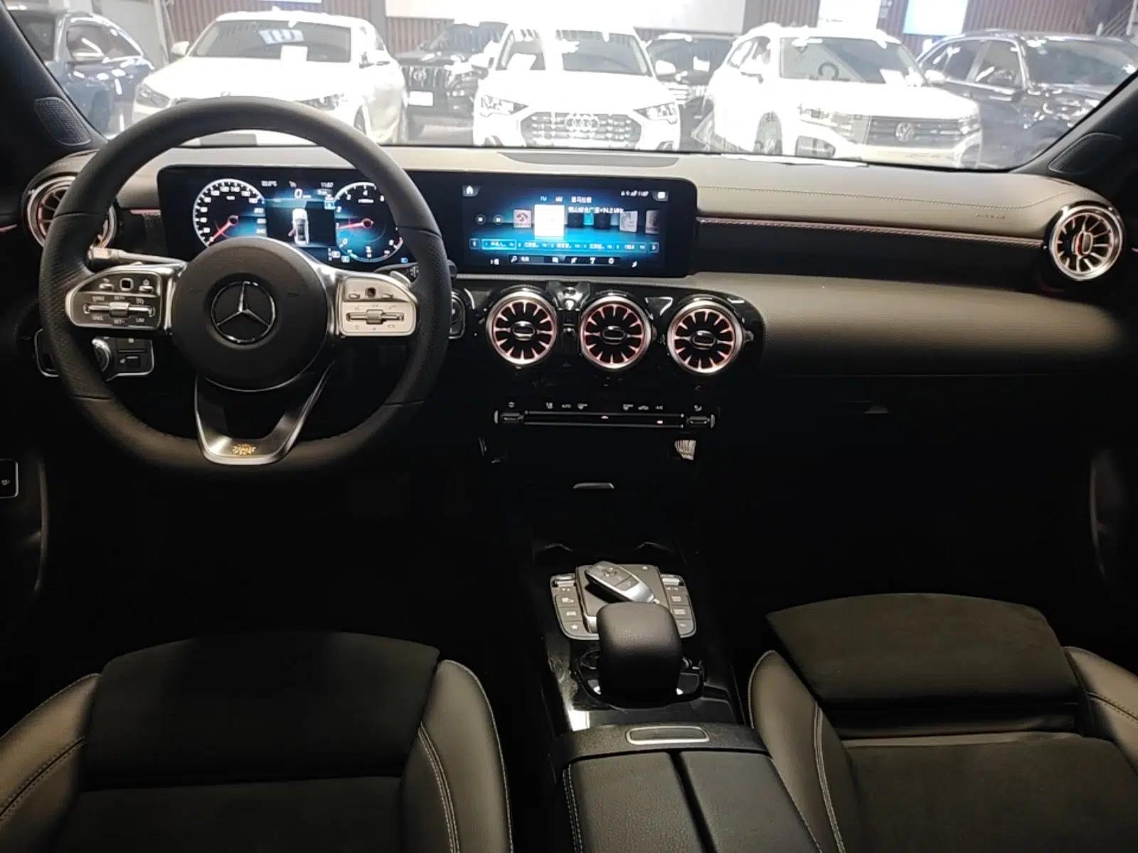 Mercedes-Benz A-Class 2022 Revised Version A 200 L Sport Sedan Fashionable Style — миниатюра 15