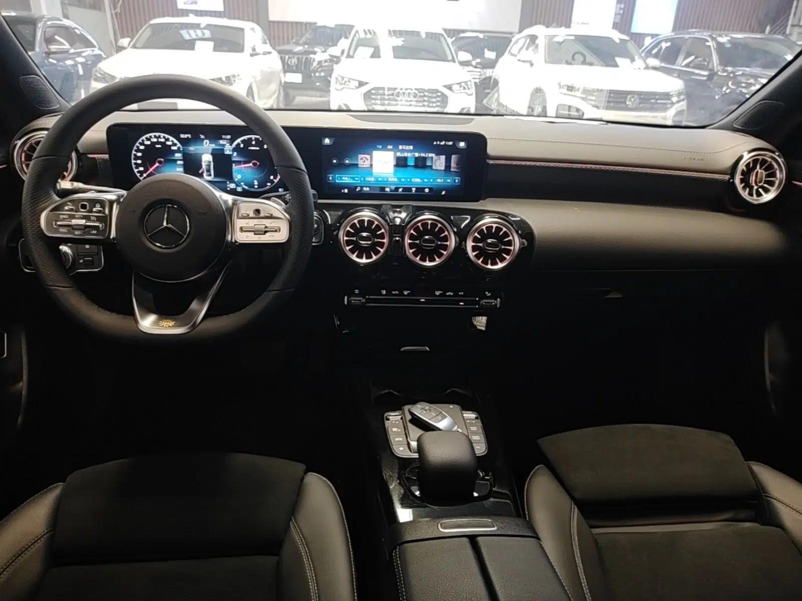 Mercedes-Benz A-Class 2022 Revised Version A 200 L Sport Sedan Fashionable Style — миниатюра 16