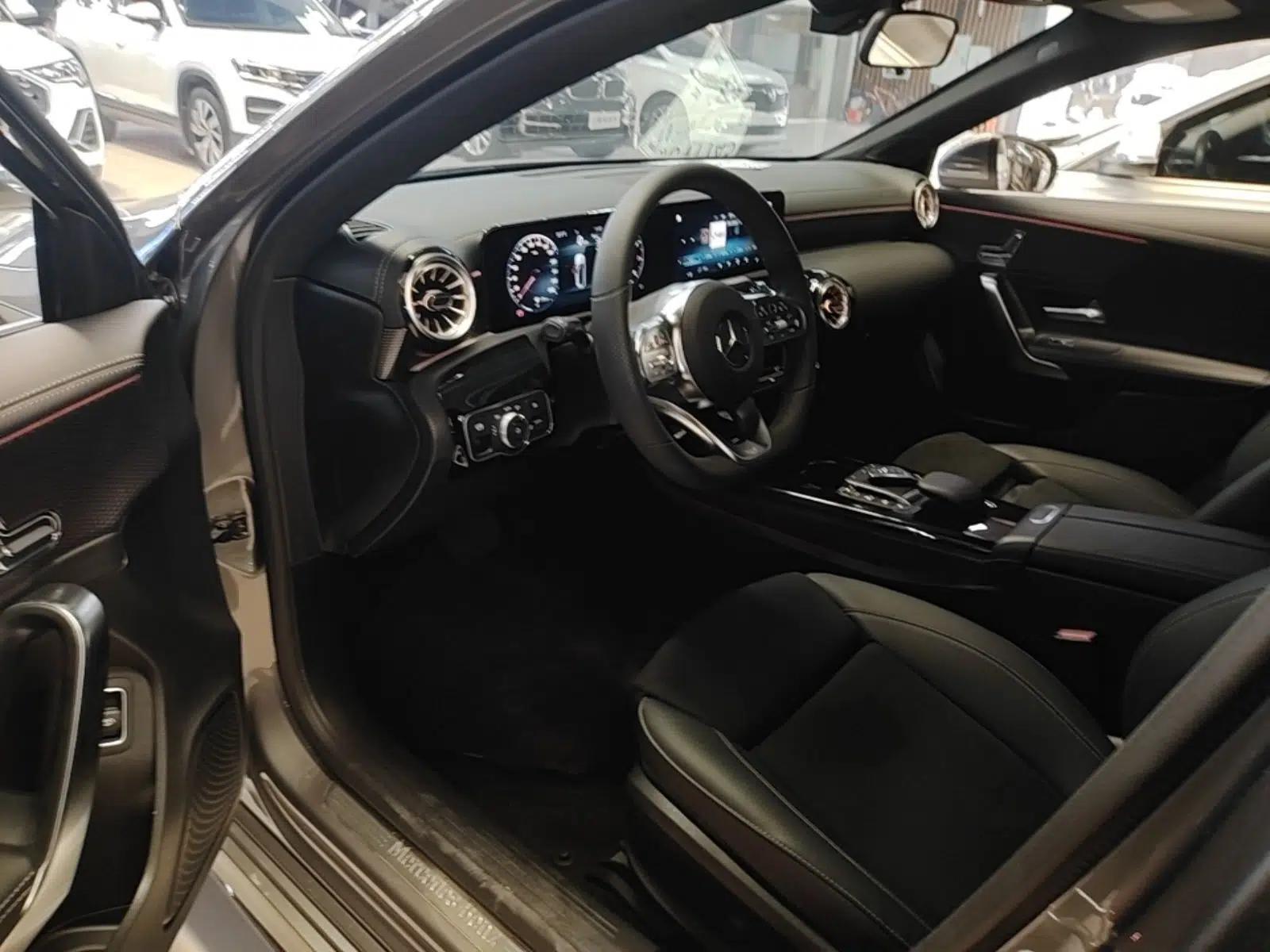 Mercedes-Benz A-Class 2022 Revised Version A 200 L Sport Sedan Fashionable Style — миниатюра 18
