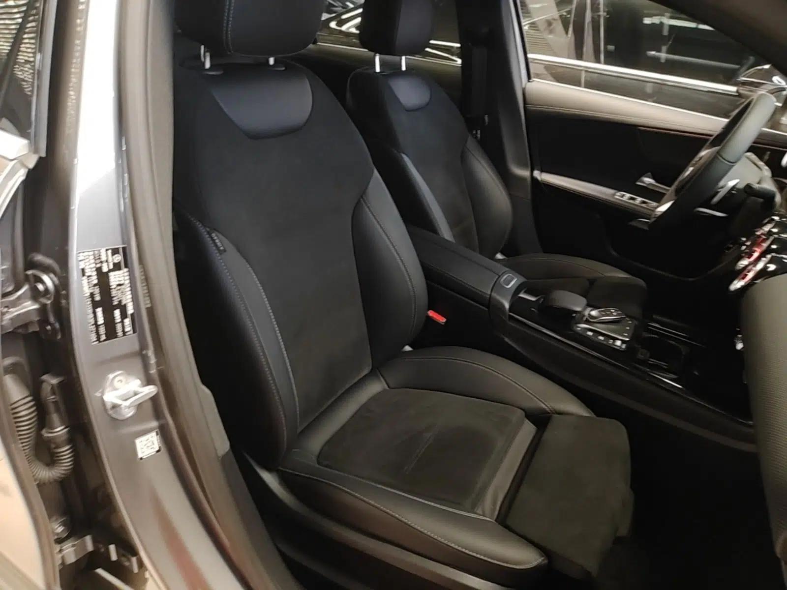 Mercedes-Benz A-Class 2022 Revised Version A 200 L Sport Sedan Fashionable Style — миниатюра 19