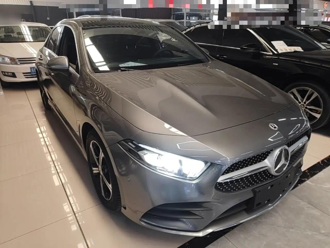 Mercedes-Benz A-Class 2022 Revised Version A 200 L Sport Sedan Fashionable Style — миниатюра 3