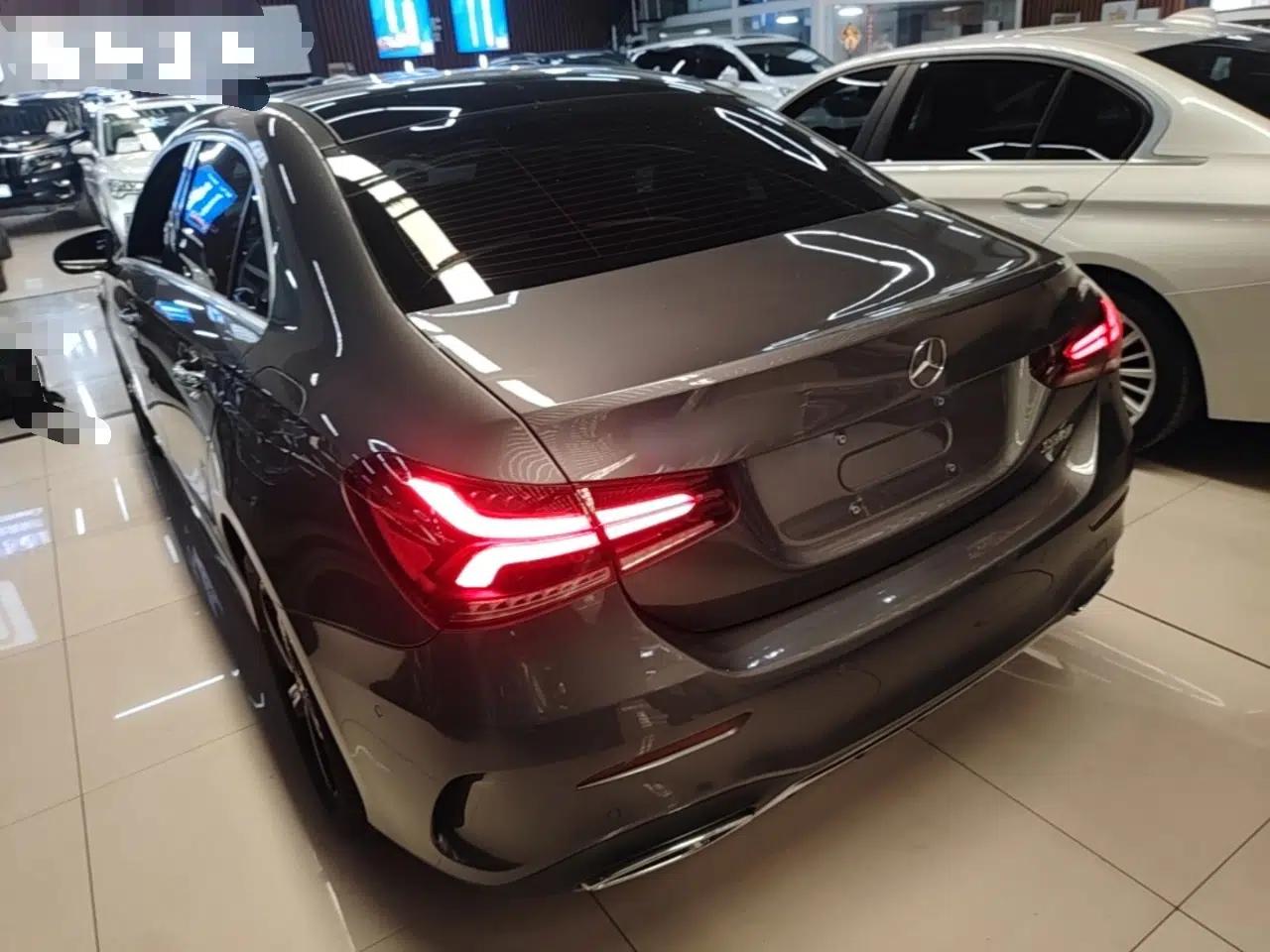 Mercedes-Benz A-Class 2022 Revised Version A 200 L Sport Sedan Fashionable Style — миниатюра 4