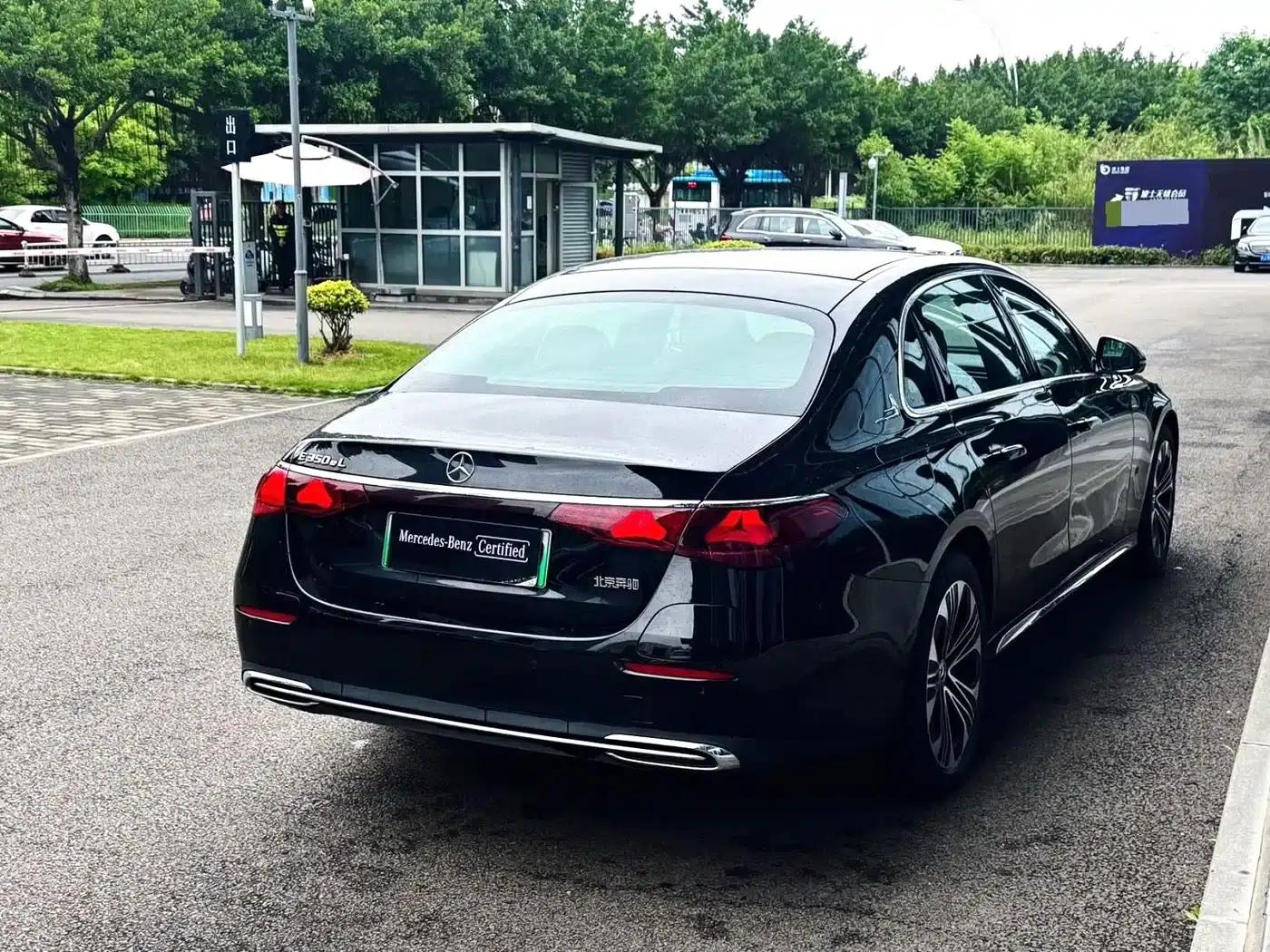 Mercedes-Benz E-Class PHEV 2024 E 350 e L Plug-in Hybrid Sedan — миниатюра 8
