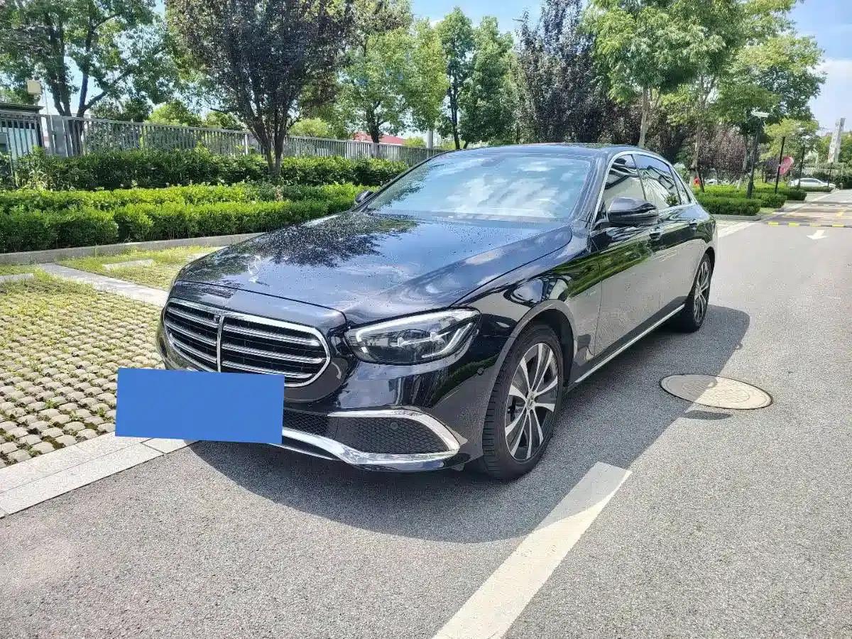 Mercedes-Benz E-Class PHEV 2021 E 350 e L Plug-in Hybrid Sedan — миниатюра 2