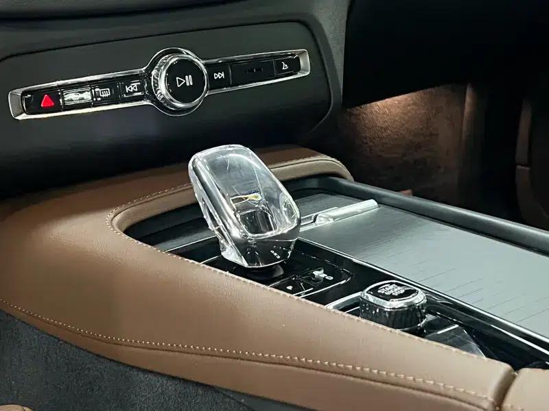 2023 Volvo XC90 B6 Inscription Luxury Edition 7-seater — миниатюра 9