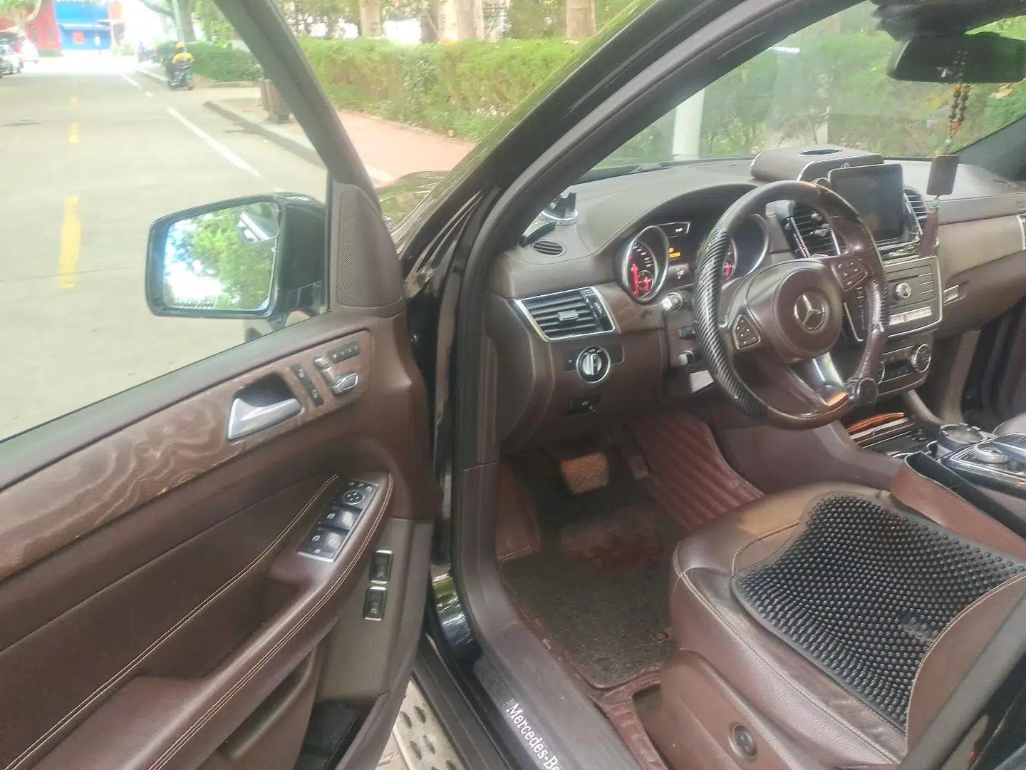 Mercedes-Benz GLS-Class Mercedes-Benz GLS450, 3.0-liter engine, U.S.-spec parallel import, seven-seat automatic gasoline model. — миниатюра 16