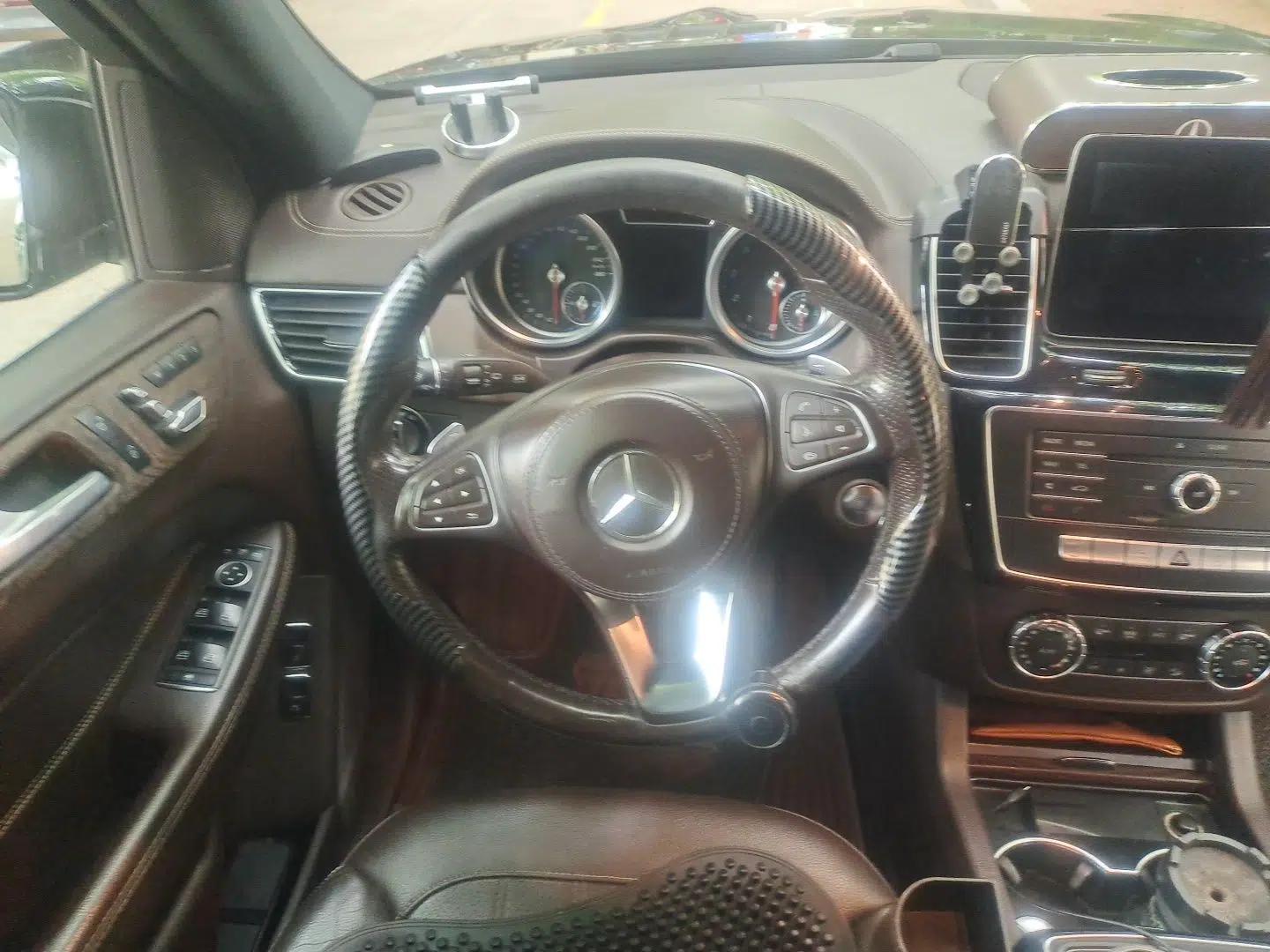 Mercedes-Benz GLS-Class Mercedes-Benz GLS450, 3.0-liter engine, U.S.-spec parallel import, seven-seat automatic gasoline model. — миниатюра 10