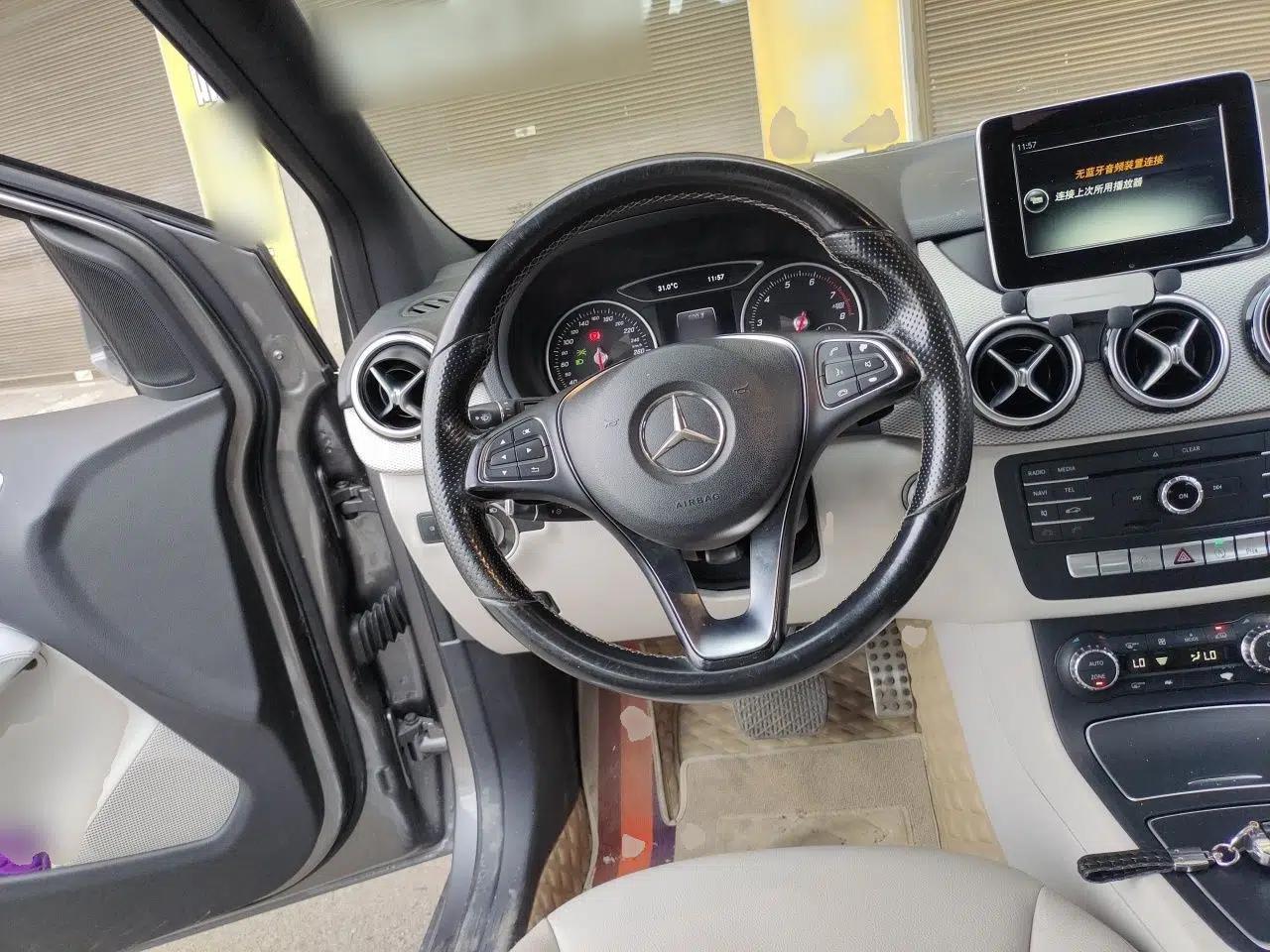 Mercedes-Benz B-Class 2015 B 200 Fashion Model — миниатюра 10