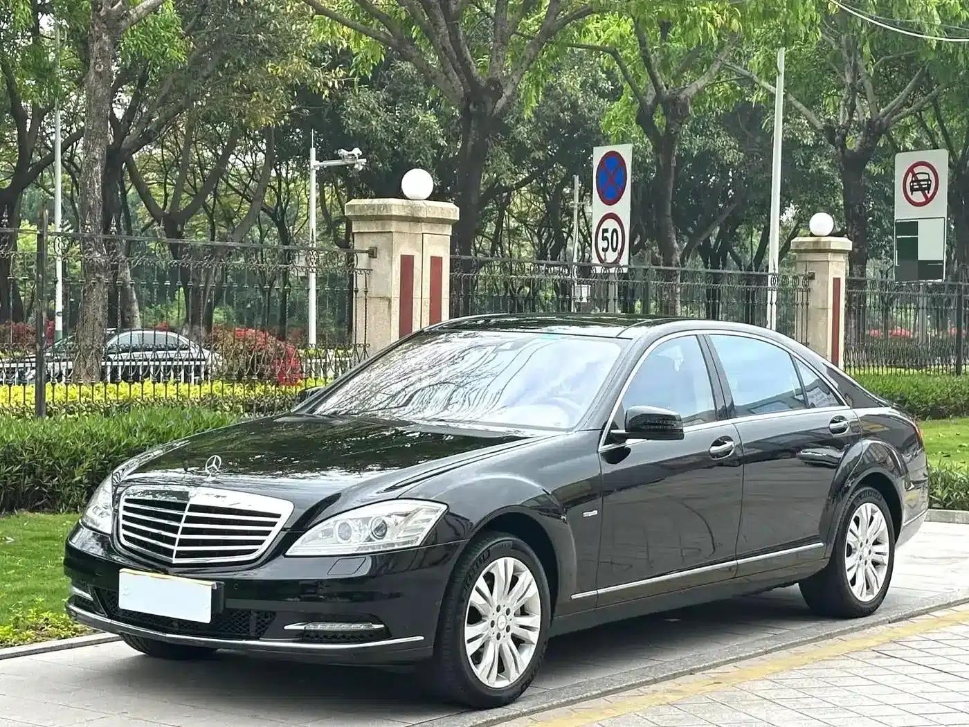 2010 Mercedes-Benz S-Class S 500 L — миниатюра 1