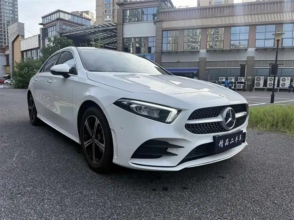 Mercedes-Benz A-Class 2022 Facelift III A 200 L Sport Sedan Fashion Edition — миниатюра 3