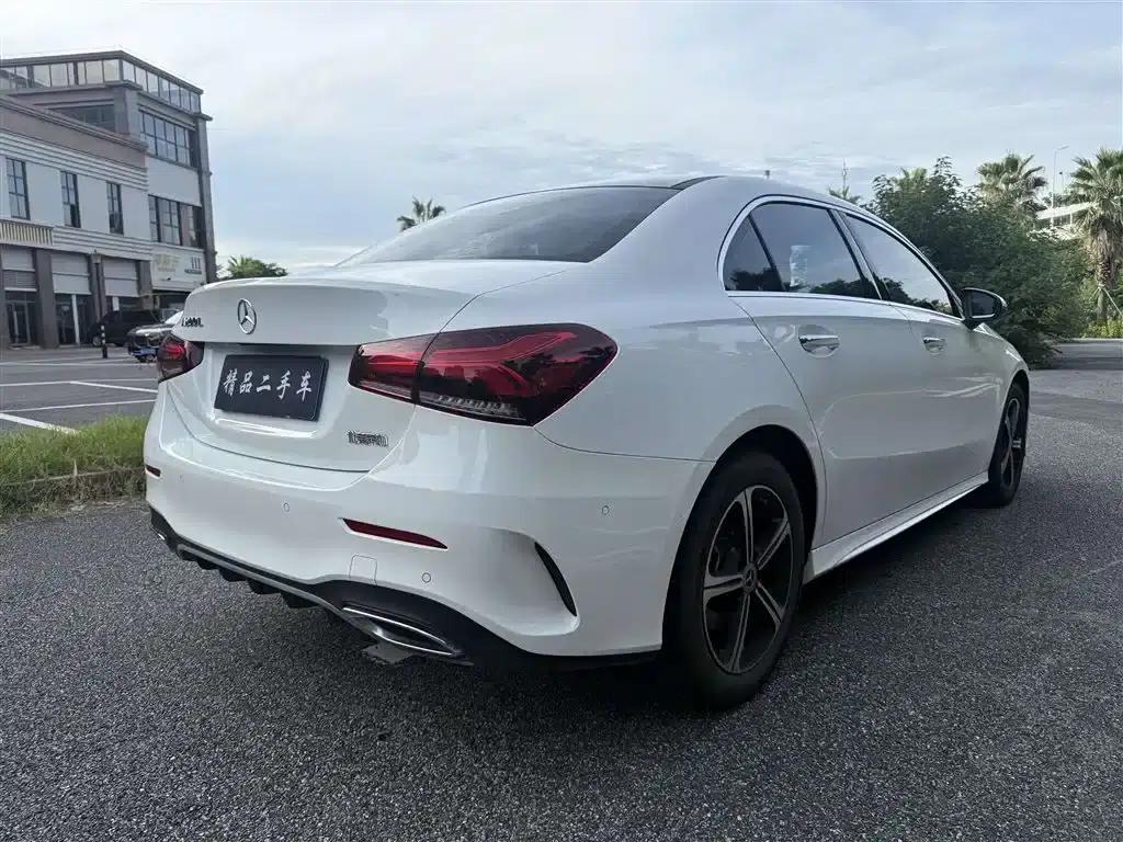 Mercedes-Benz A-Class 2022 Facelift III A 200 L Sport Sedan Fashion Edition — миниатюра 4