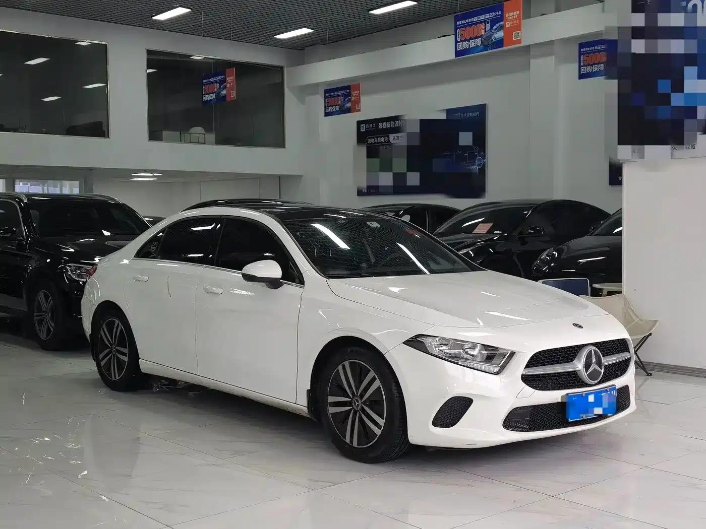 Mercedes-Benz A-Class 2020 Facelift A 180 L Sport Sedan — миниатюра 3