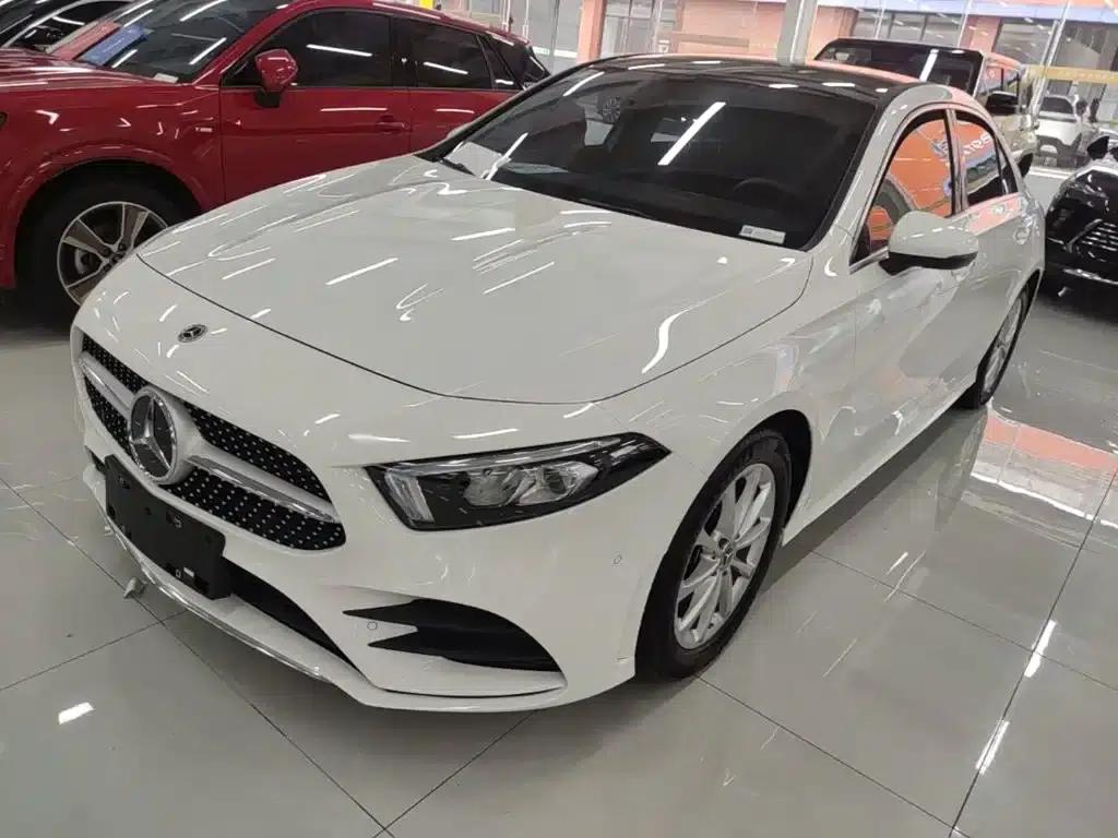Mercedes-Benz A-Class 2020 Facelift A 200 L Sport Sedan Fashion Model — миниатюра 1