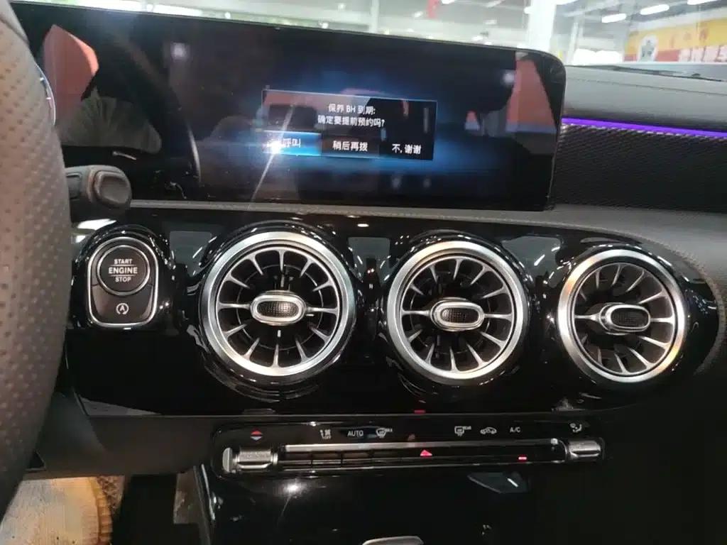 Mercedes-Benz A-Class 2020 Facelift A 200 L Sport Sedan Fashion Model — миниатюра 13
