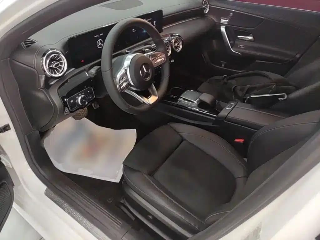 Mercedes-Benz A-Class 2020 Facelift A 200 L Sport Sedan Fashion Model — миниатюра 15