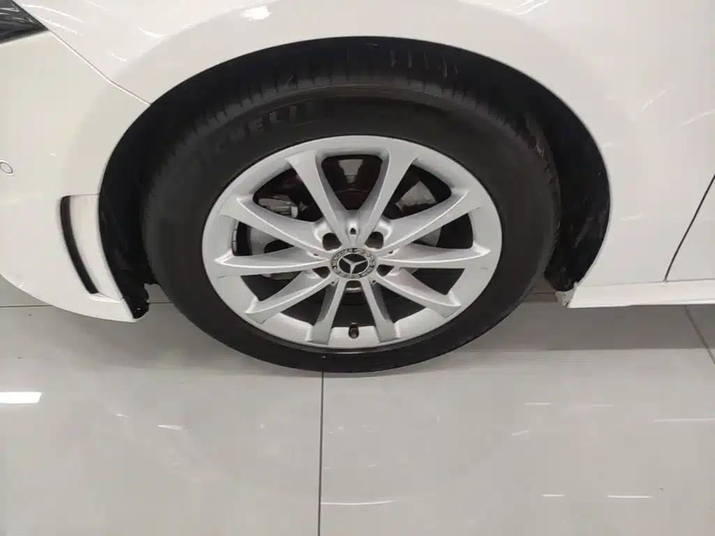 Mercedes-Benz A-Class 2020 Facelift A 200 L Sport Sedan Fashion Model — миниатюра 23
