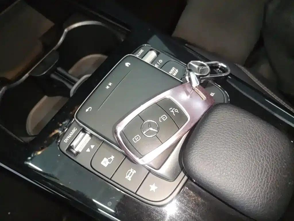 Mercedes-Benz A-Class 2020 Facelift A 200 L Sport Sedan Fashion Model — миниатюра 9