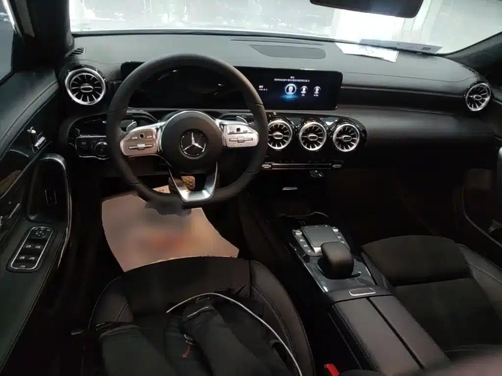 Mercedes-Benz A-Class 2020 Facelift A 200 L Sport Sedan Fashion Model — миниатюра 10