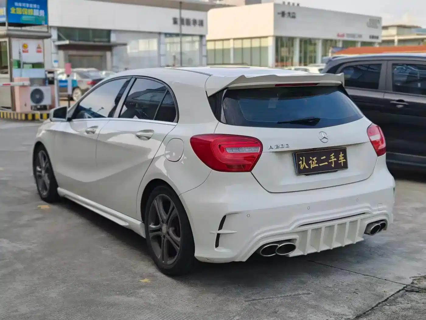 Imported Mercedes-Benz A-Class 2013 A 200 Urban Edition — миниатюра 4