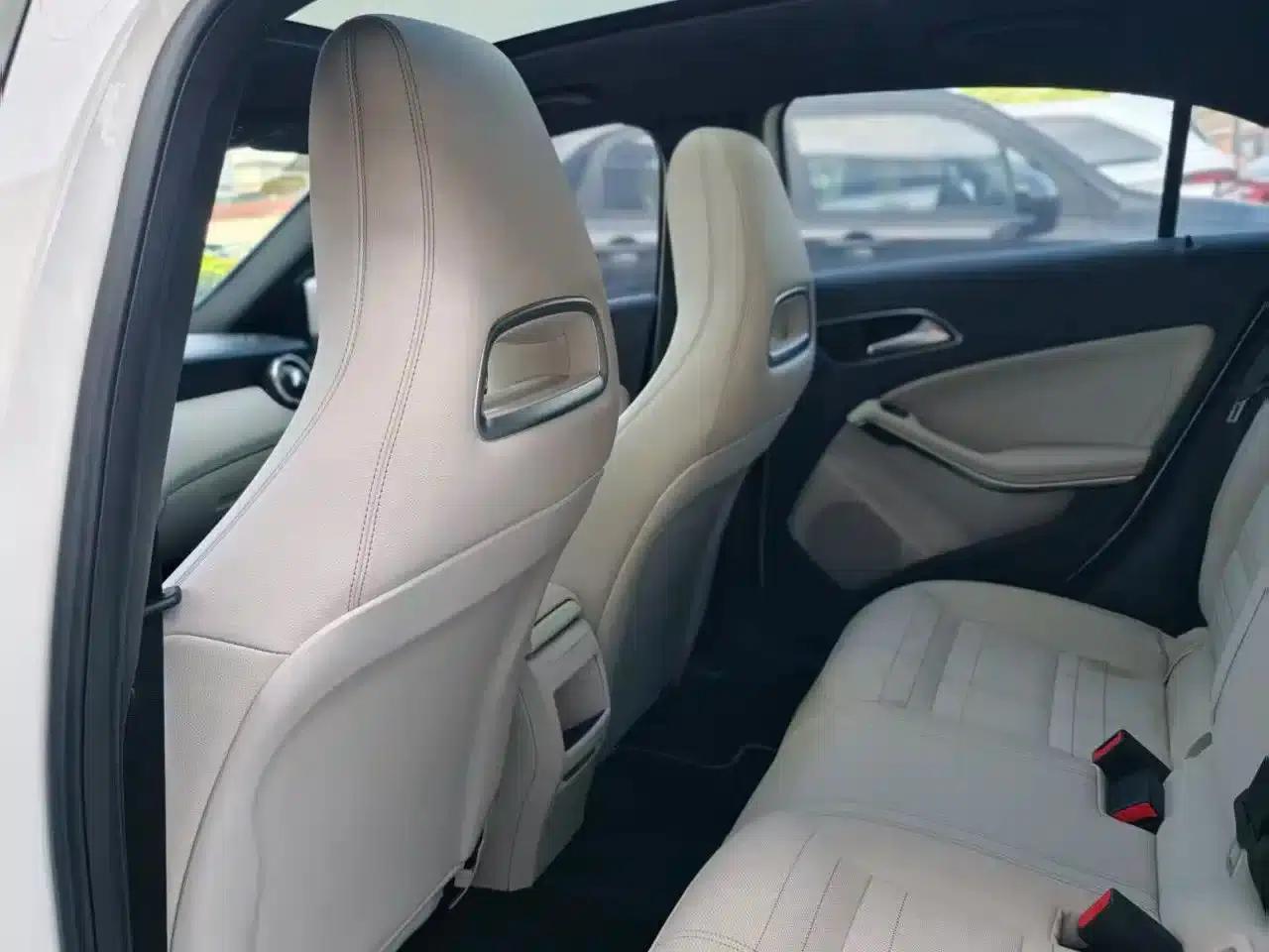 Imported Mercedes-Benz A-Class 2013 A 200 Urban Edition — миниатюра 9