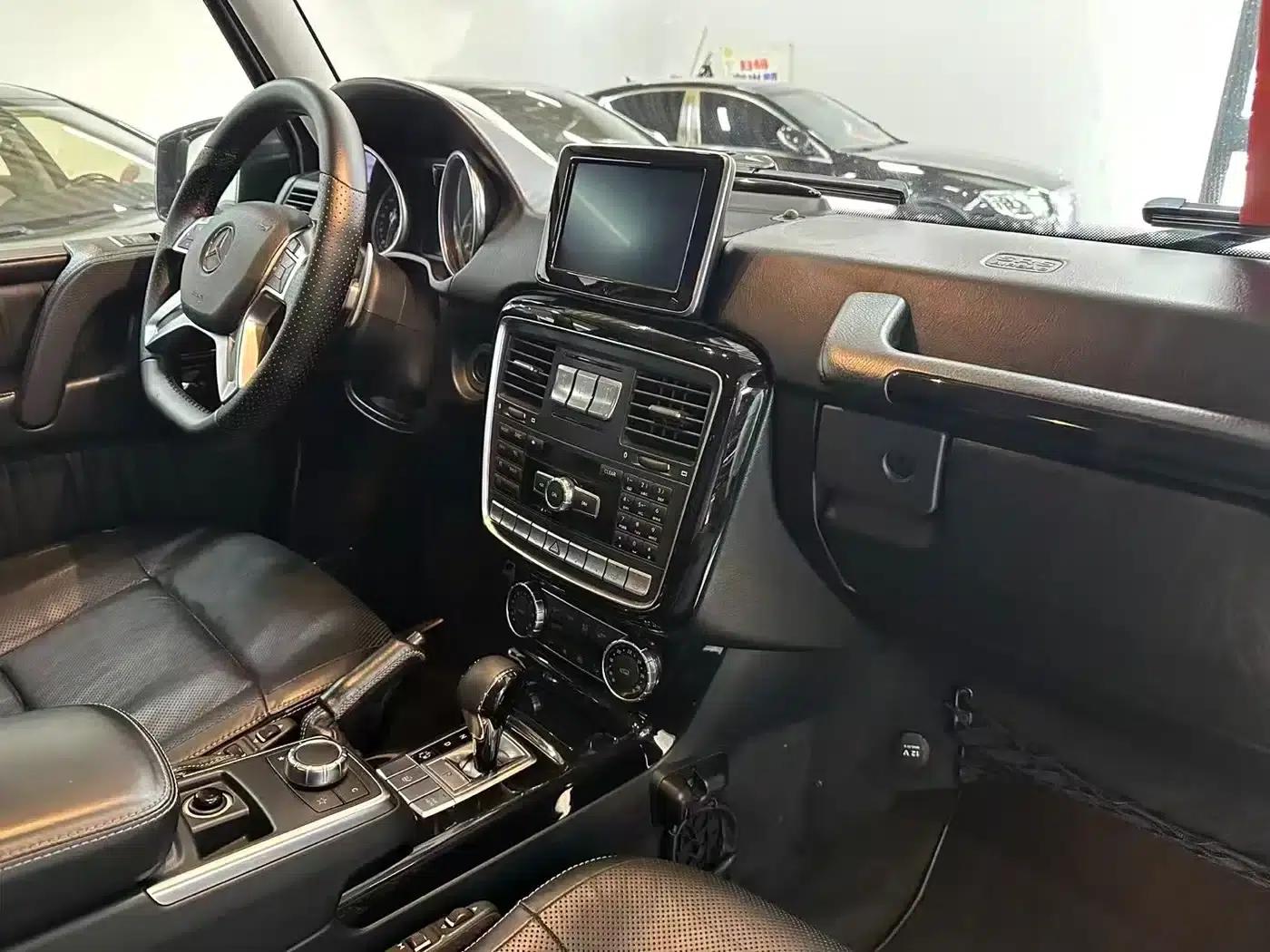 2016 Mercedes-Benz G-Class G 500 — миниатюра 16