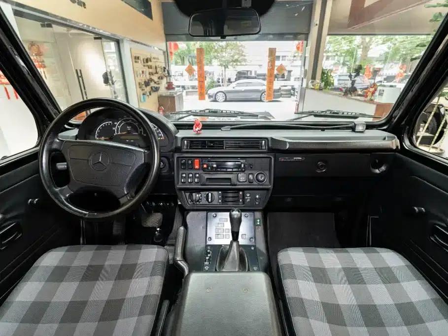 2010 Mercedes-Benz G-Class G300P Military Edition — миниатюра 8