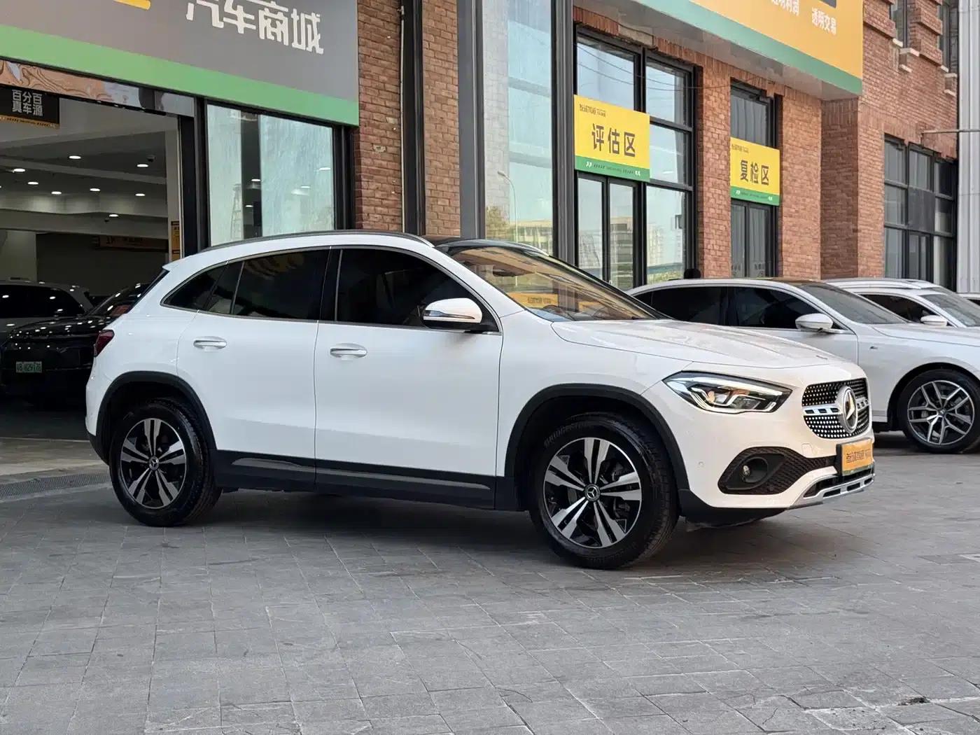 2023 Mercedes-Benz GLA 220 — миниатюра 3
