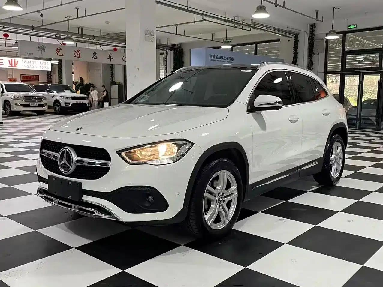 2020 Mercedes-Benz GLA 180 — миниатюра 1