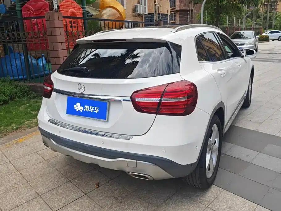 2018 Mercedes-Benz GLA 200 Dynamic — миниатюра 3