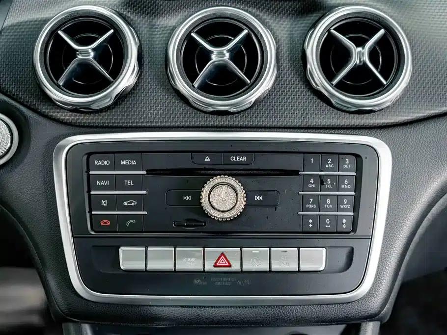 2017 Mercedes-Benz GLA 200 Dynamic — миниатюра 14