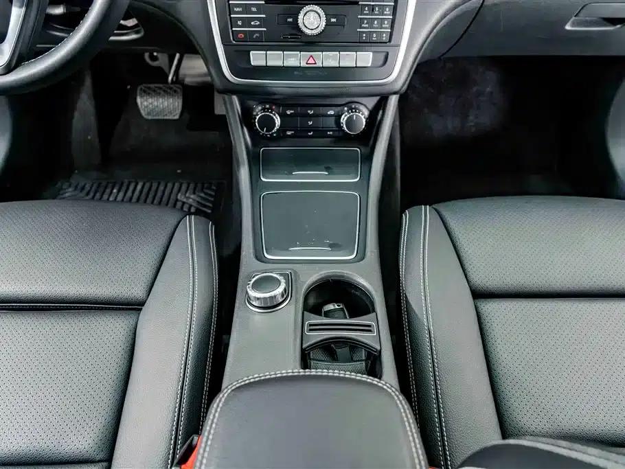 2017 Mercedes-Benz GLA 200 Dynamic — миниатюра 16