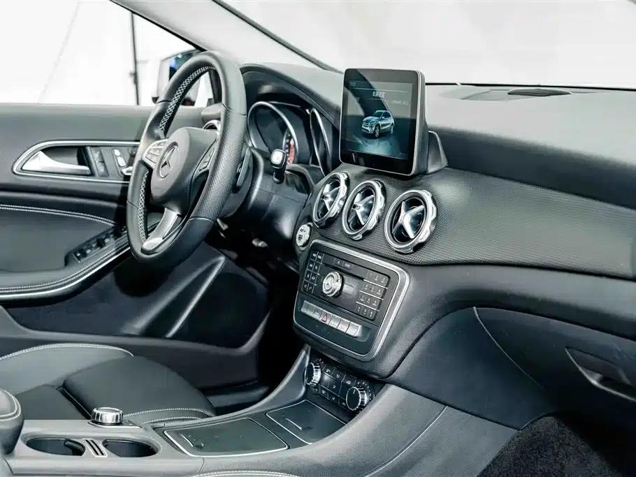 2017 Mercedes-Benz GLA 200 Dynamic — миниатюра 19