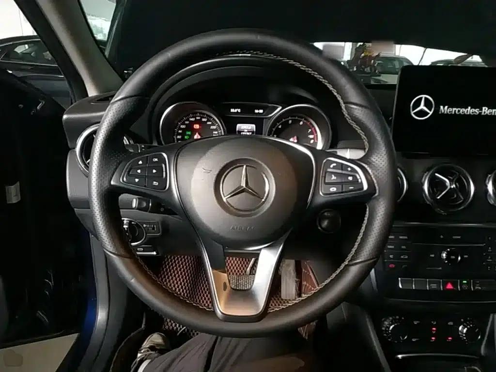 2017 Mercedes-Benz GLA 200 Dynamic — миниатюра 11
