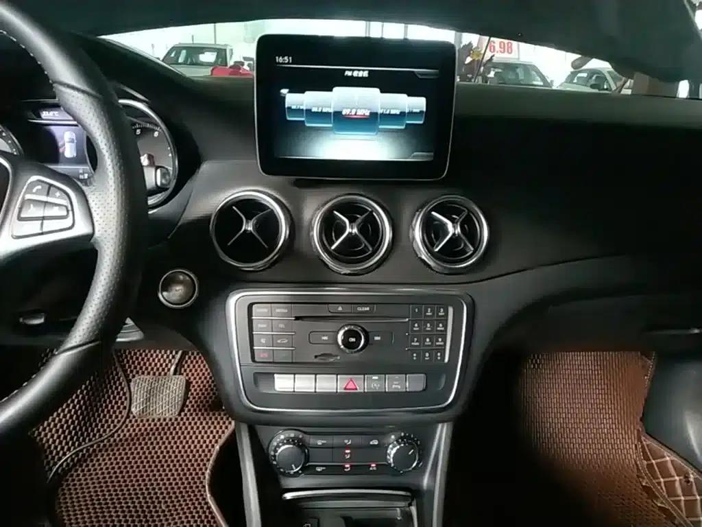 2017 Mercedes-Benz GLA 200 Dynamic — миниатюра 13