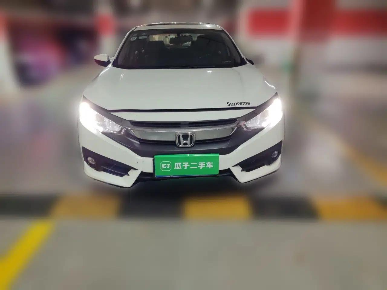 Honda Civic 2016 220TURBO CVT Luxury Edition — миниатюра 2