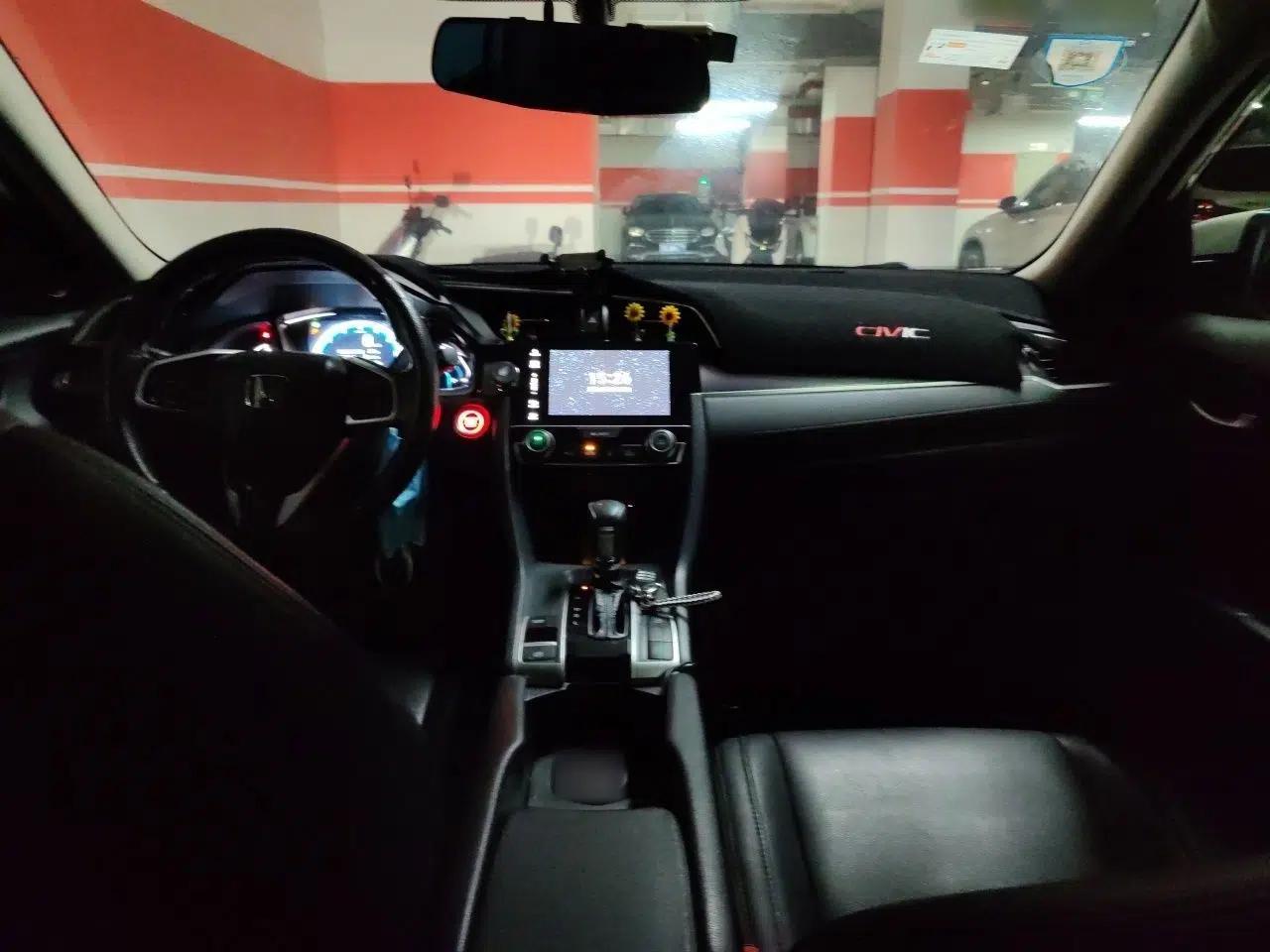 Honda Civic 2016 220TURBO CVT Luxury Edition — миниатюра 18