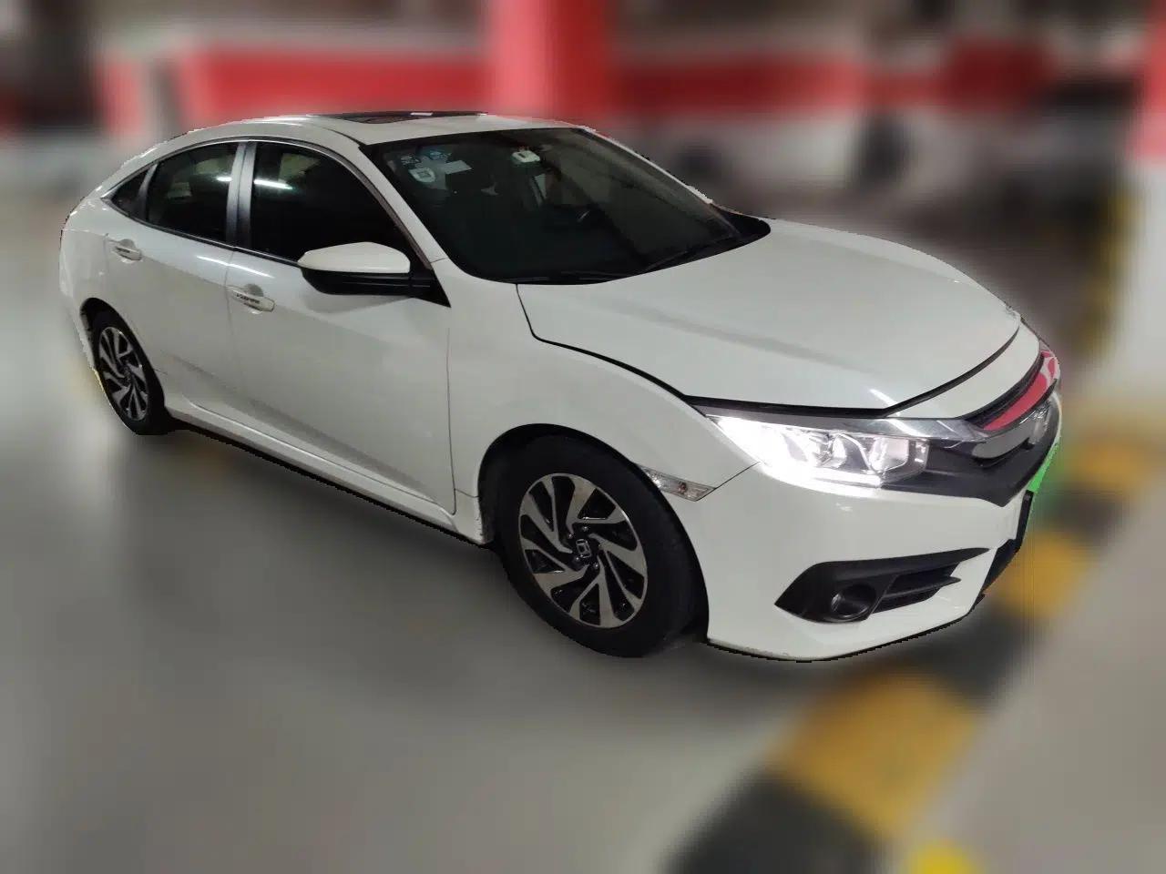 Honda Civic 2016 220TURBO CVT Luxury Edition — миниатюра 3